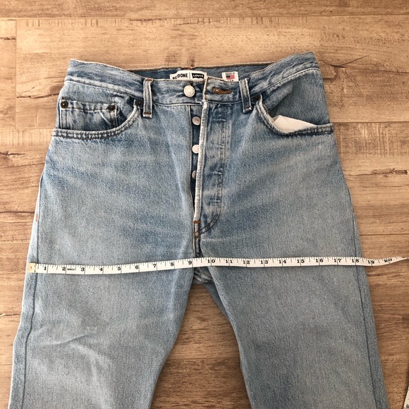 Elsa Re/done with Knee slits 26 - Picture 3 of 11